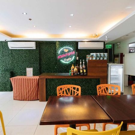 Reddoorz Plus @ Poblacion Makati Makati City Zewnętrze zdjęcie