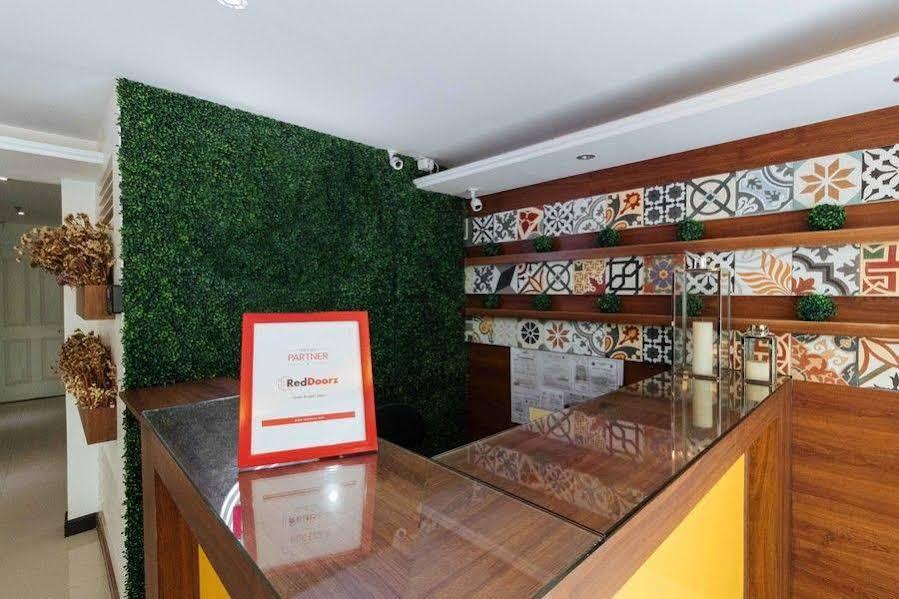 Reddoorz Plus @ Poblacion Makati Makati City Zewnętrze zdjęcie