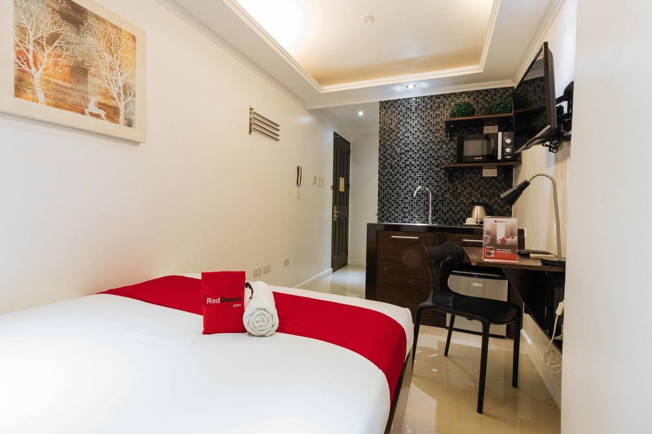 Reddoorz Plus @ Poblacion Makati Makati City Zewnętrze zdjęcie
