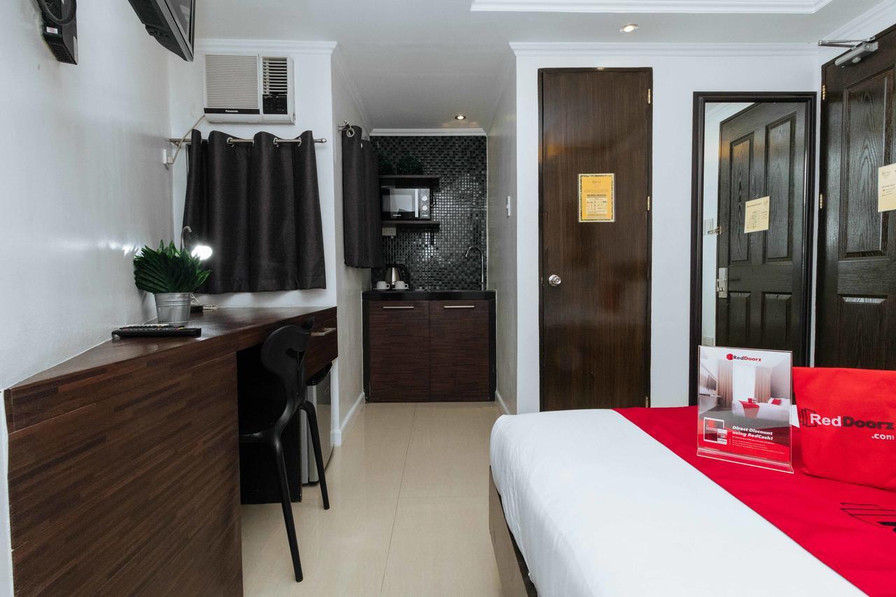 Reddoorz Plus @ Poblacion Makati Makati City Zewnętrze zdjęcie