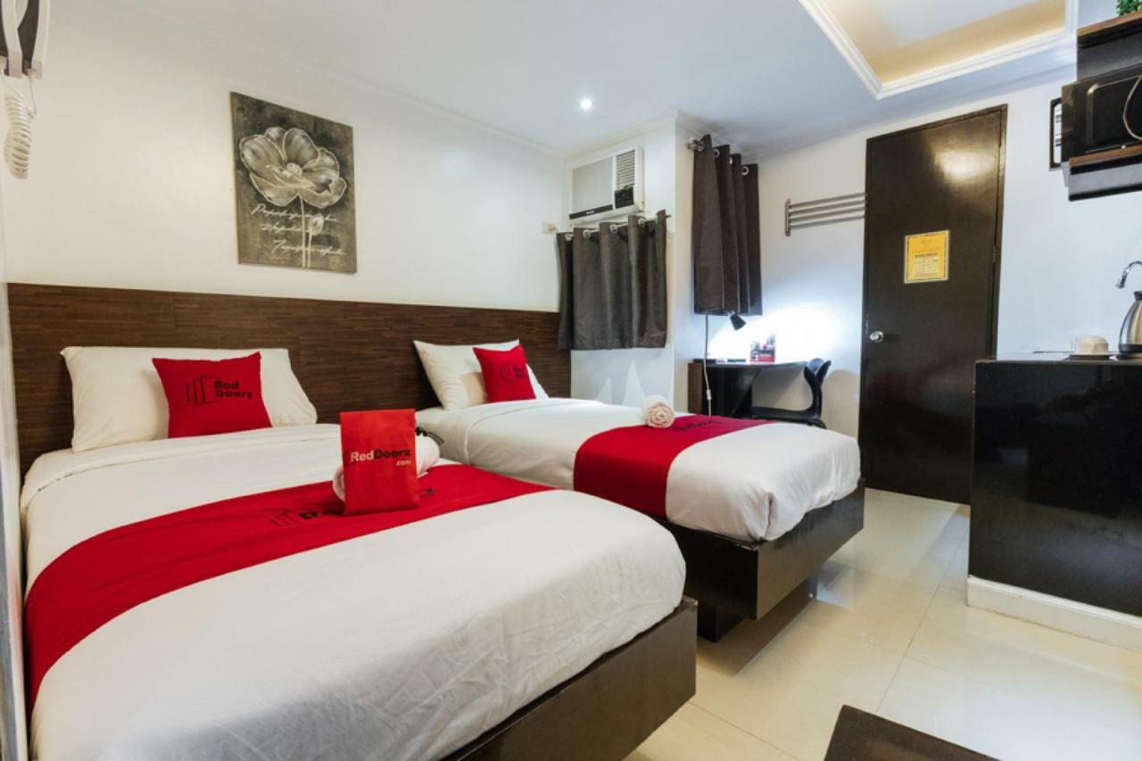 Reddoorz Plus @ Poblacion Makati Makati City Zewnętrze zdjęcie