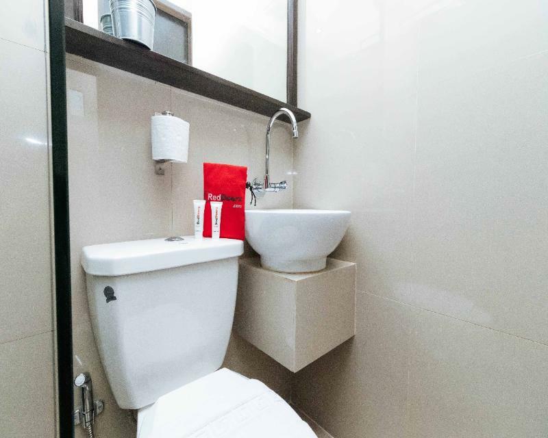 Reddoorz Plus @ Poblacion Makati Makati City Zewnętrze zdjęcie