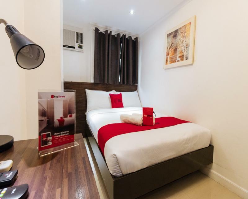 Reddoorz Plus @ Poblacion Makati Makati City Zewnętrze zdjęcie