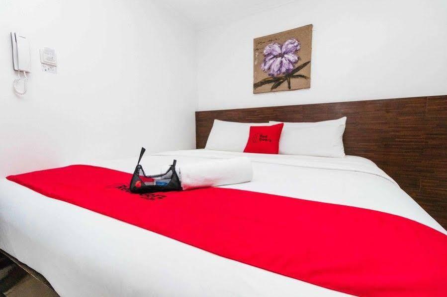 Reddoorz Plus @ Poblacion Makati Makati City Zewnętrze zdjęcie